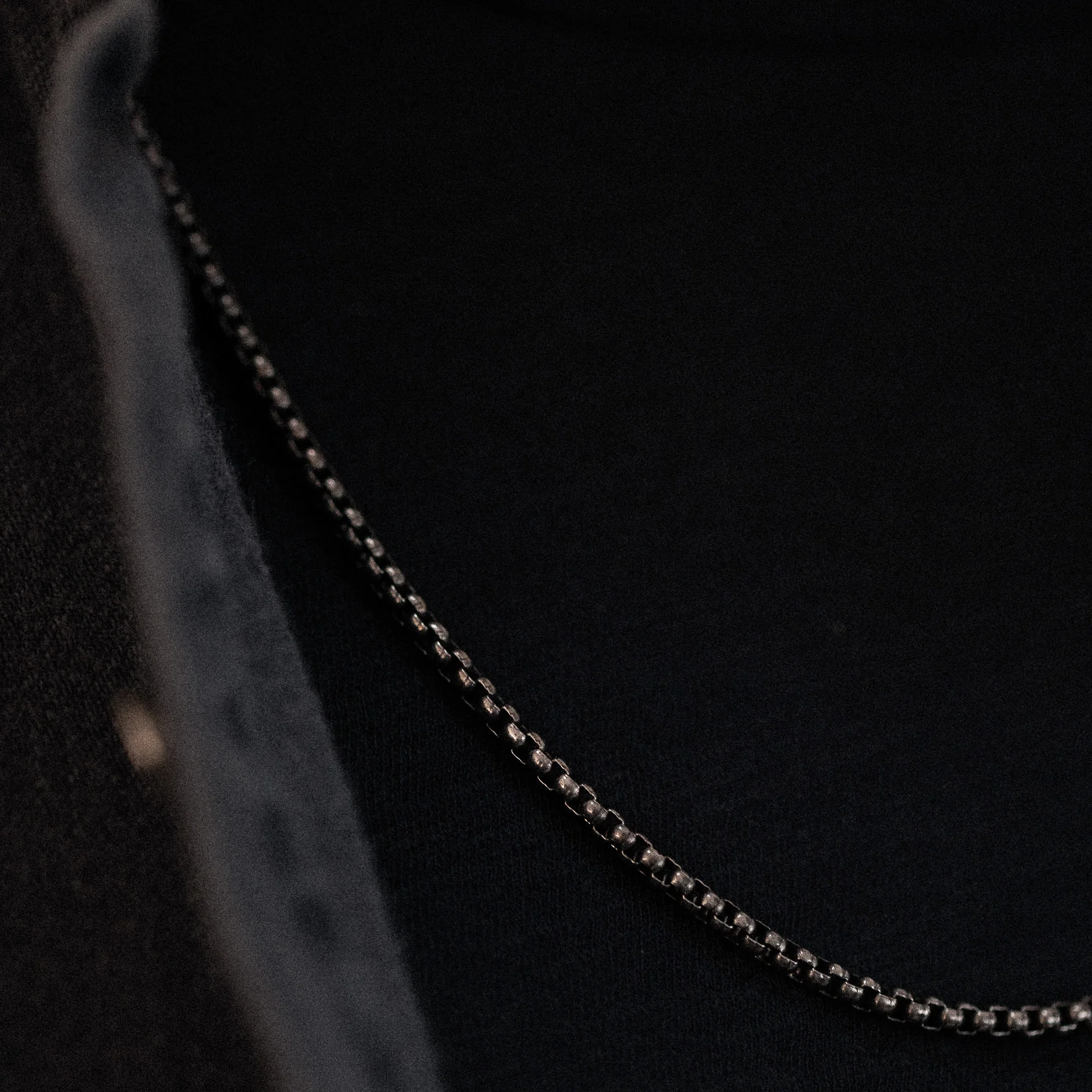 Rounded Box Chain x Antiqued - Image 4